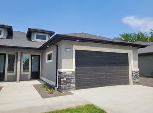 558 W Broadway Ave, Meridian, ID 83642