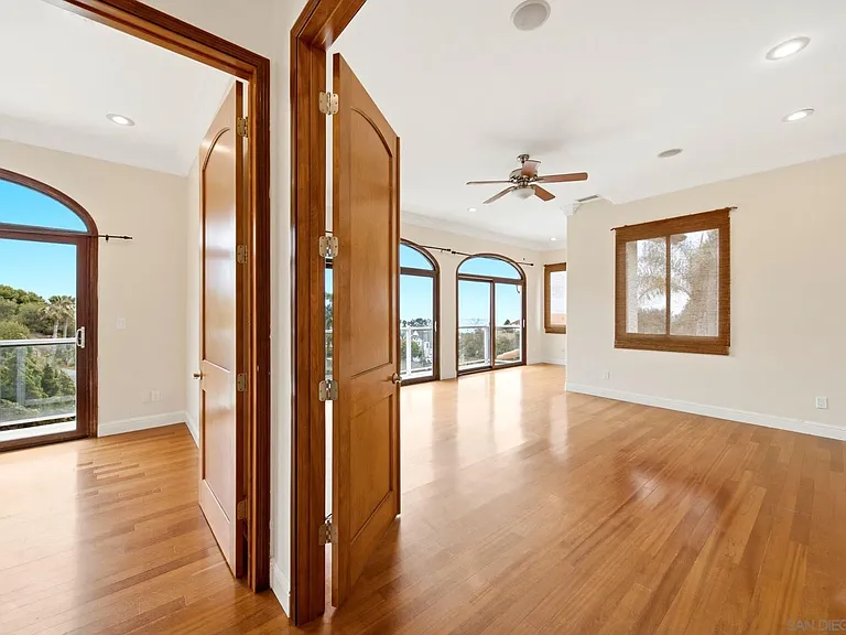 5455 La Jolla Mesa Dr — Photo 11