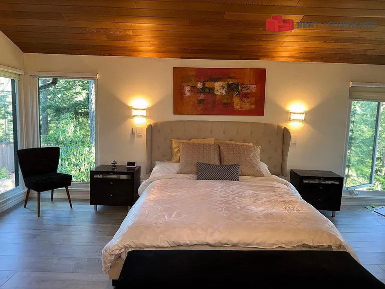5620 Larson Pl — Photo 1