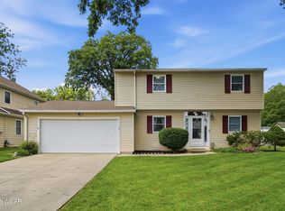 1060 Cameron Ln, Lima, OH 45805