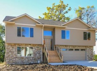 55 E Zeller St, North Liberty, IA 52317