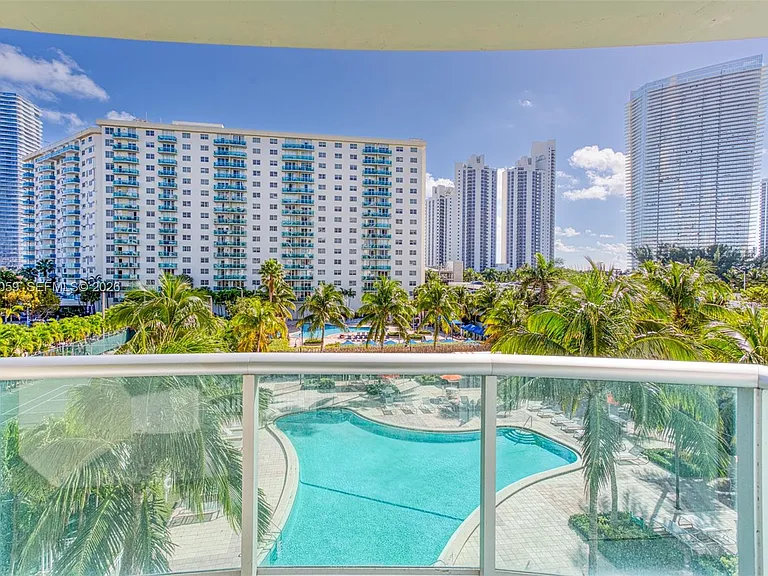 19380 Collins Ave #406 — Photo 3