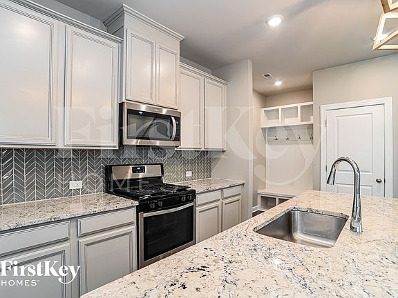 5th image of 11917 Silverheel Ln