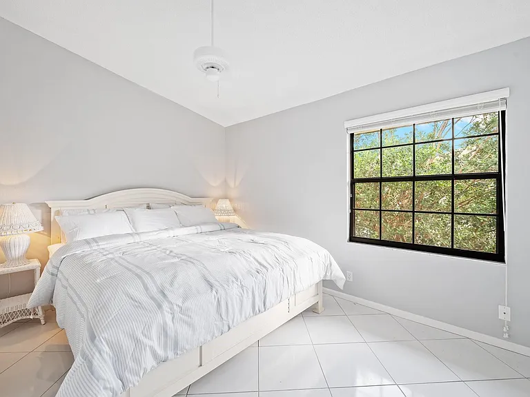 3258 Jog Park Dr — Photo 18