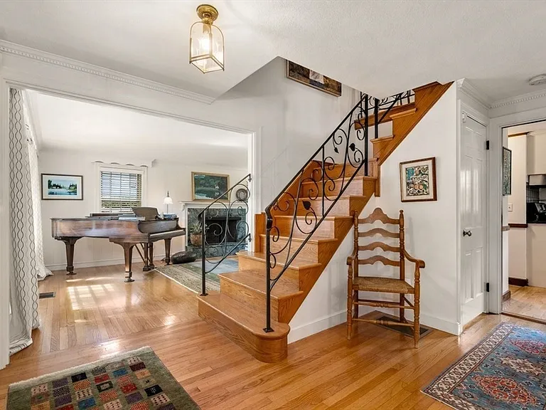 11 Nantucket Rd — Photo 7