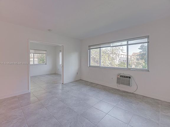 2nd image of 212 Phoenetia Ave APT 7