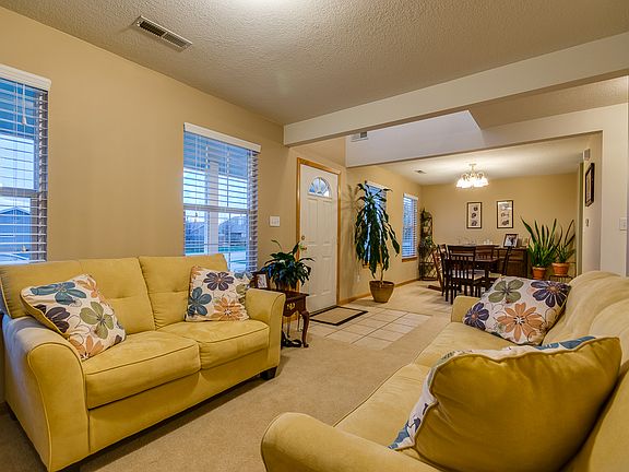 Living Room-Dining Room