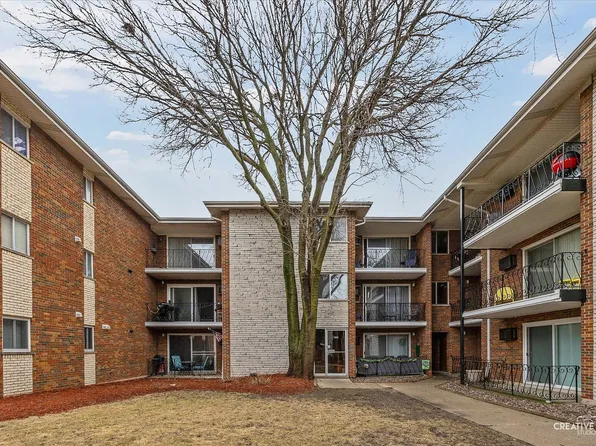3935 W 104th St APT 2A, Chicago, IL 60655