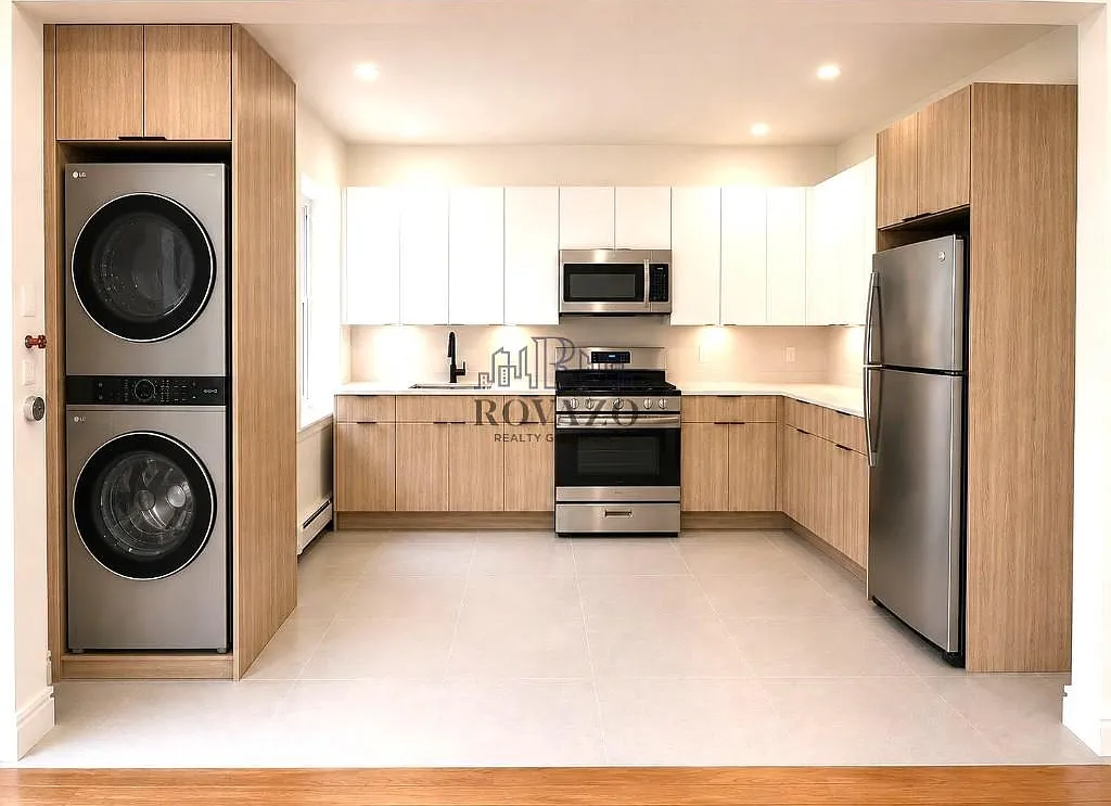 2 bed, 700 sqft, $1,850 — Photo 1