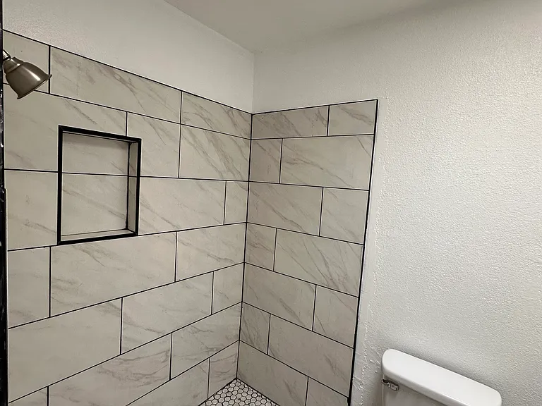 2120 S 11th Ave — Photo 4