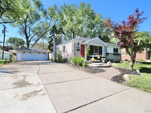 29505 Minton St, Livonia, MI 48150