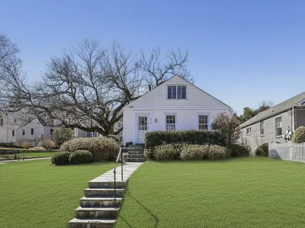 4812 Earlston Dr, Bethesda, MD 20816