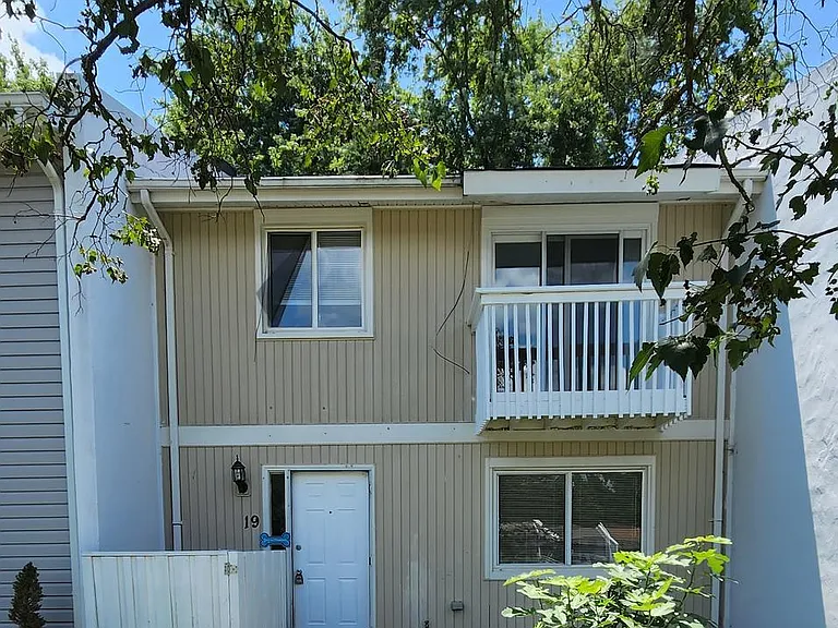 19 Wedgedale Dr — Photo 2