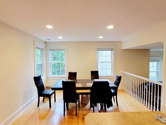 2nd image of 25 Capen St #2A