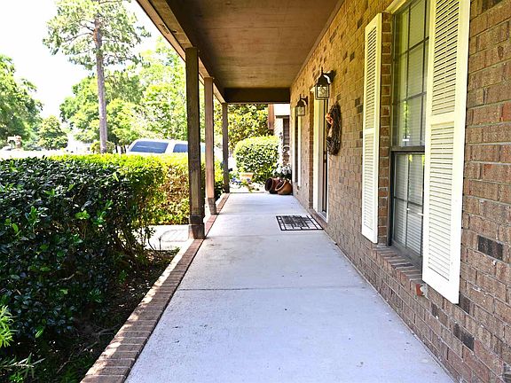 3rd image of 9818 Hollowbrook Dr