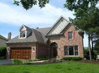 2825 Castlewood Ct, Aurora, IL 60504