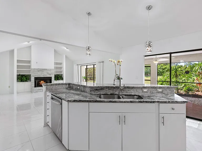 1756 Cottonwood Trl — Photo 12