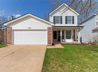 1521 Strawberry Glen Ct, Ballwin, MO