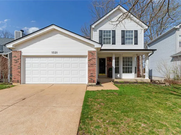 1521 Strawberry Glen Ct, Ballwin, MO 63021