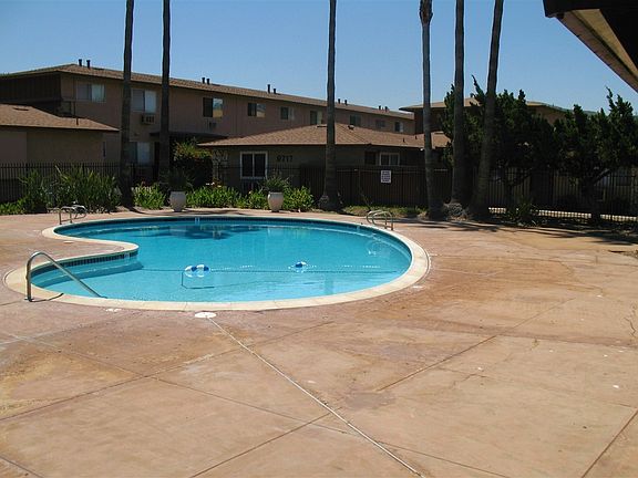 Lovely community pool