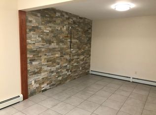 5 Gates Rd, Norwich, CT 06360