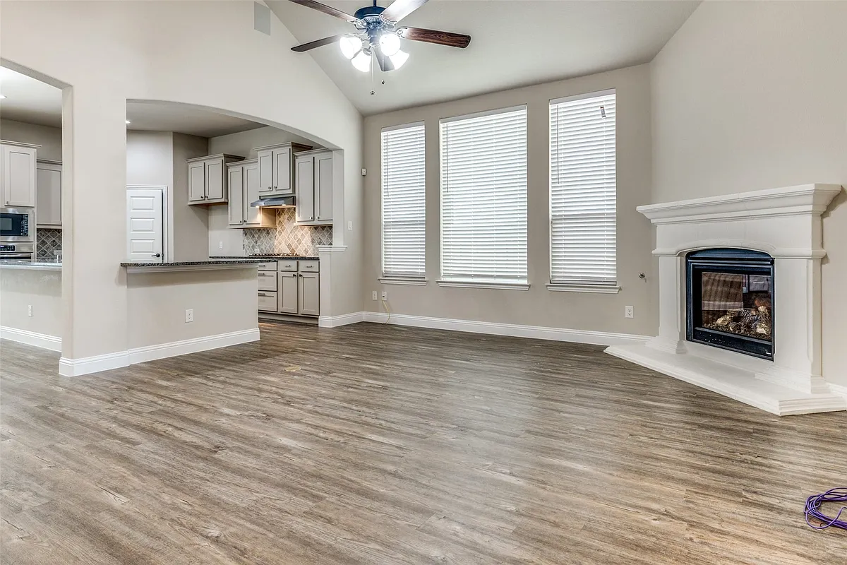 Building Photo - 2511 Linwood Dr