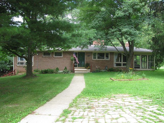 1st image of 1082 Bellaire Dr