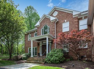 803 Gouldman Ln, Great Falls, VA 22066
