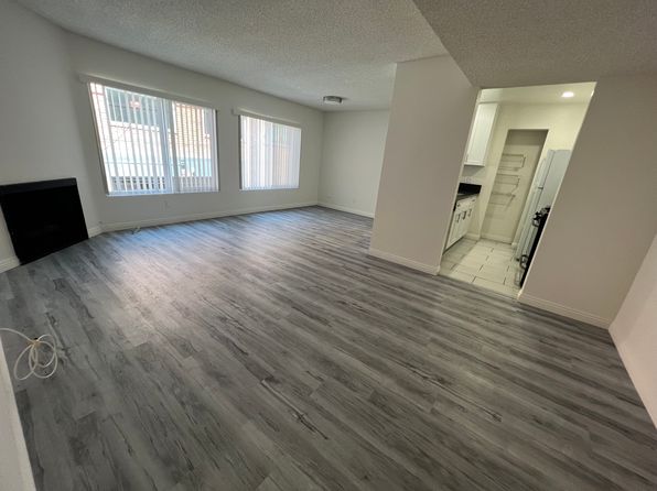 10911 Rochester Ave APT 105