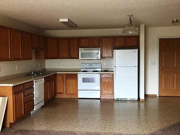 2nd image of 1431 Oak Manor Ave S #314