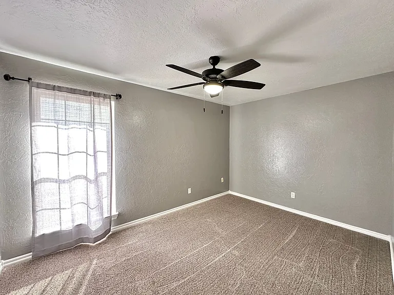 27 NW Havenshire Cir — Photo 36