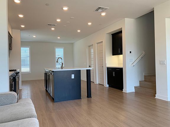 5th image of 485 Rose Ct #A