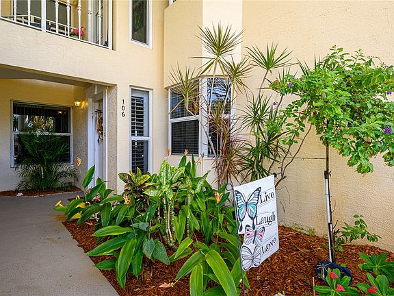 3rd image of 870 Lake Orchid Cir APT 106