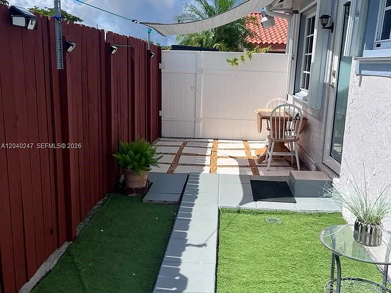 1607 SW 136th Pl #2 — Photo 1
