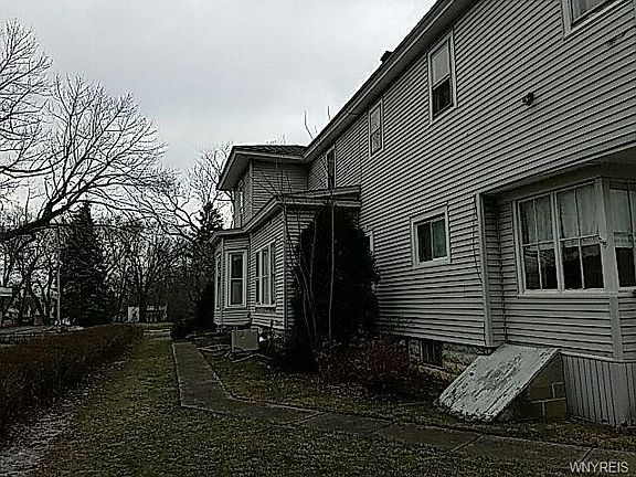 4th image of 762 Central Ave