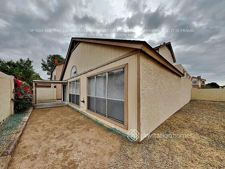 406 E Topeka Dr — Photo 18