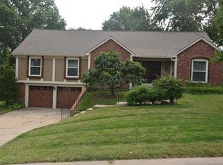 9801 W 103rd Ter, Overland Park, KS 66212