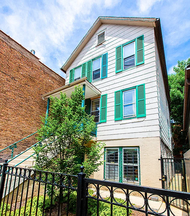 242 W. Willow St.