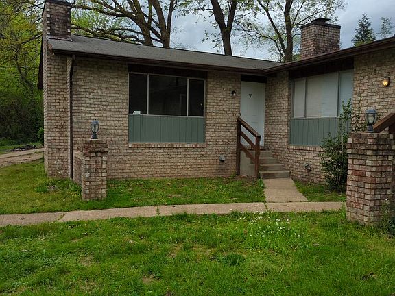 2nd image of 905 Forest Dale Ln #A