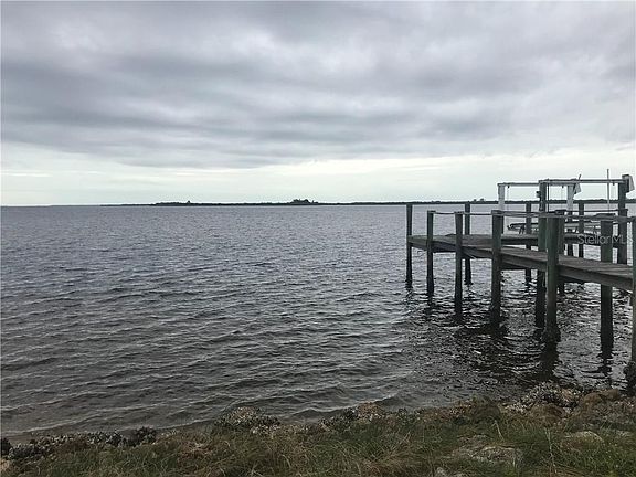 3rd image of 125 Creek Dr SE