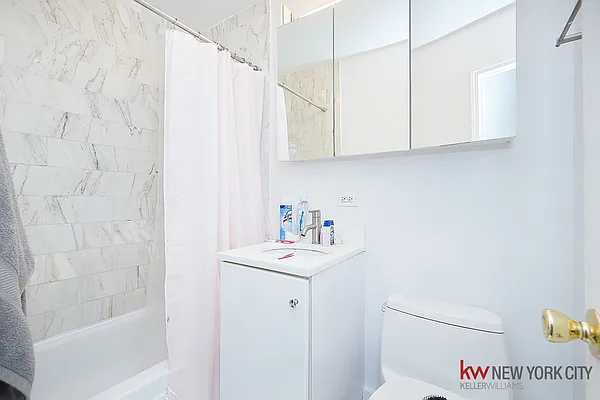 Rented by Keller Williams NYC | media 27