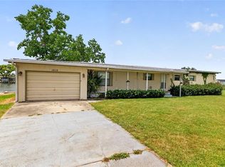 1610 Sunshine Ln, Tavares, FL 32778