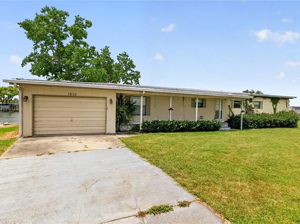 1610 Sunshine Ln, Tavares, FL 32778