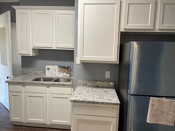 2nd image of 2-930 Ash St #2
