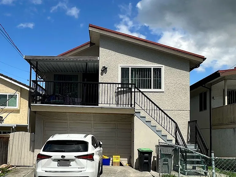 1886 E 52nd Ave — Photo 8