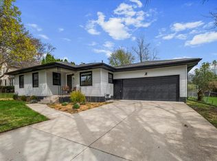 78 Lakeside Dr NE, Grand Rapids, MI 49503