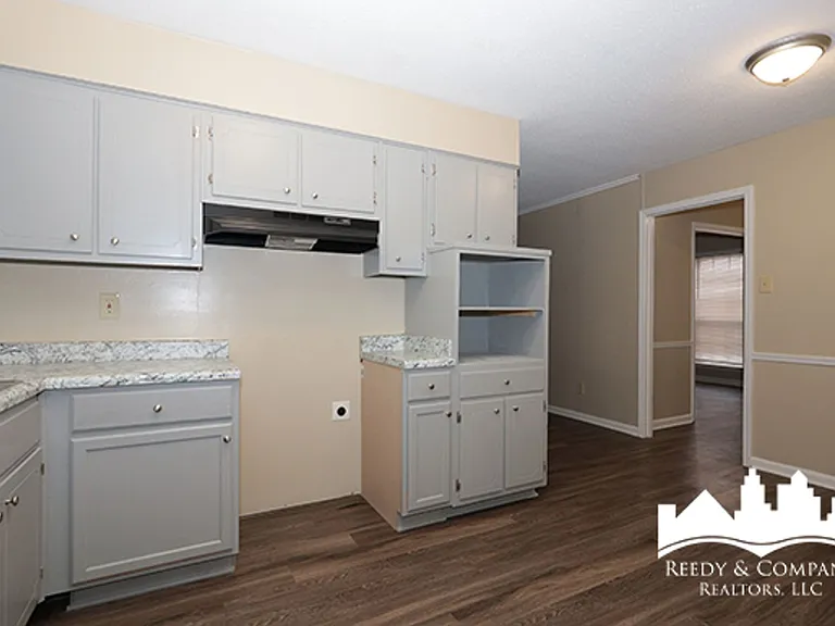 3782 Wychemere Dr — Photo 16