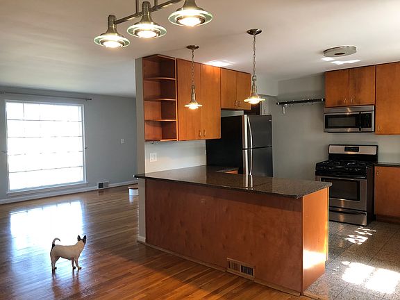 2nd image of 710 Broadview Ave