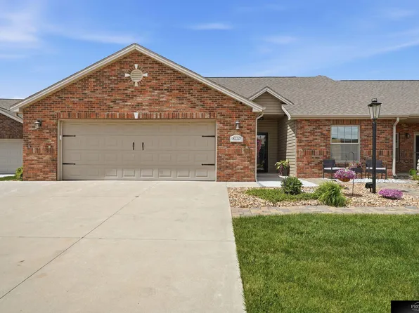8220 Trail Ridge Ct, Lincoln, NE 68505
