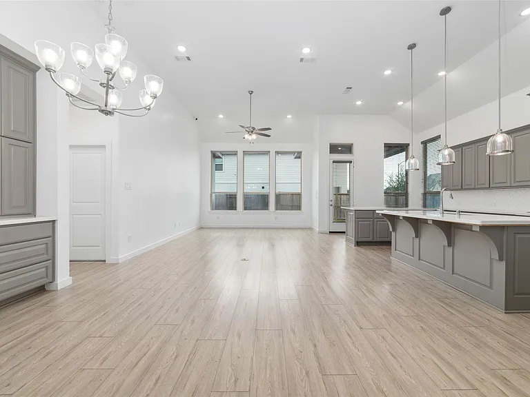 7315 Camden Crestwood Way — Photo 5